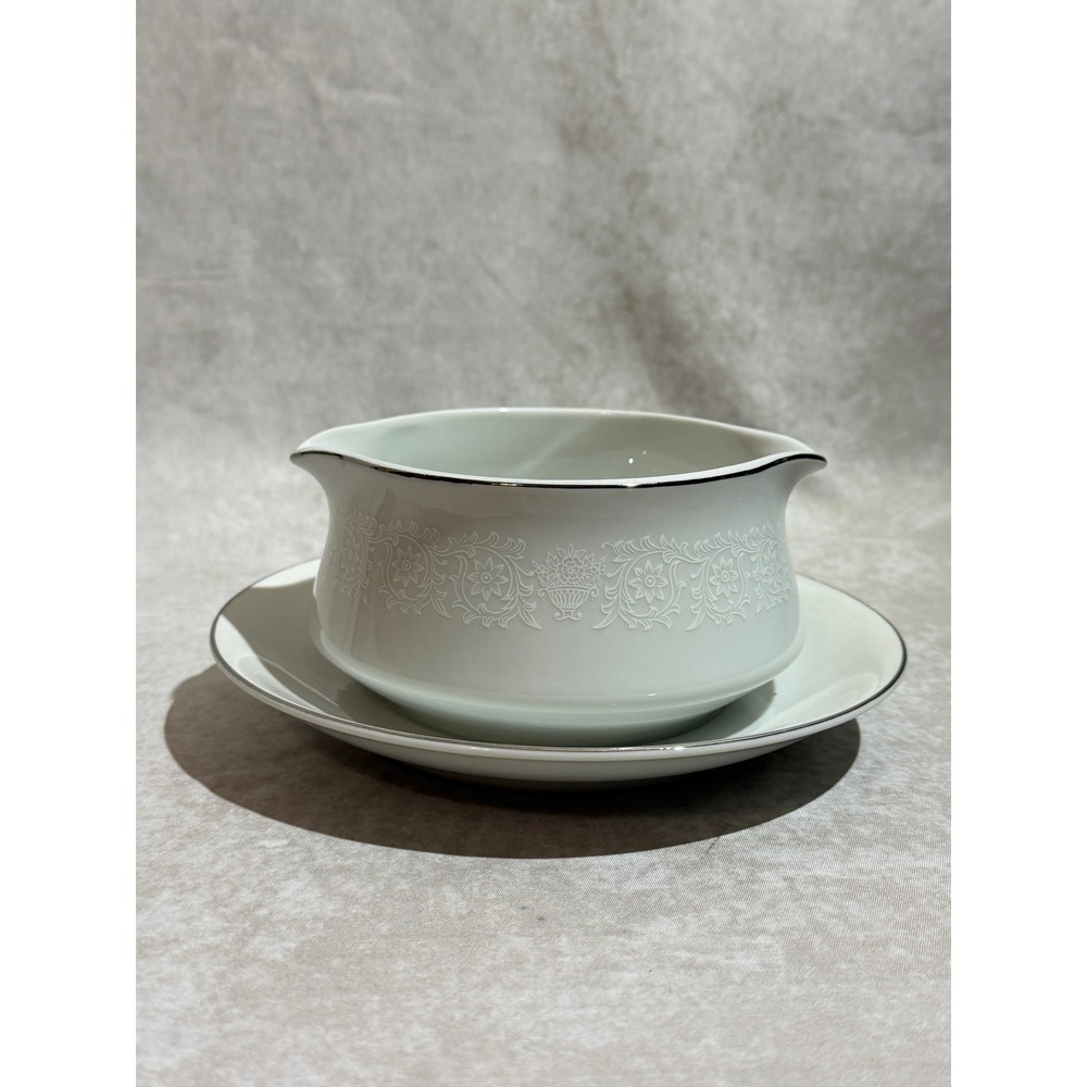 Crown Victoria Lovelace White Porcelain Gravy Boat‎ with Attached Plate Silver